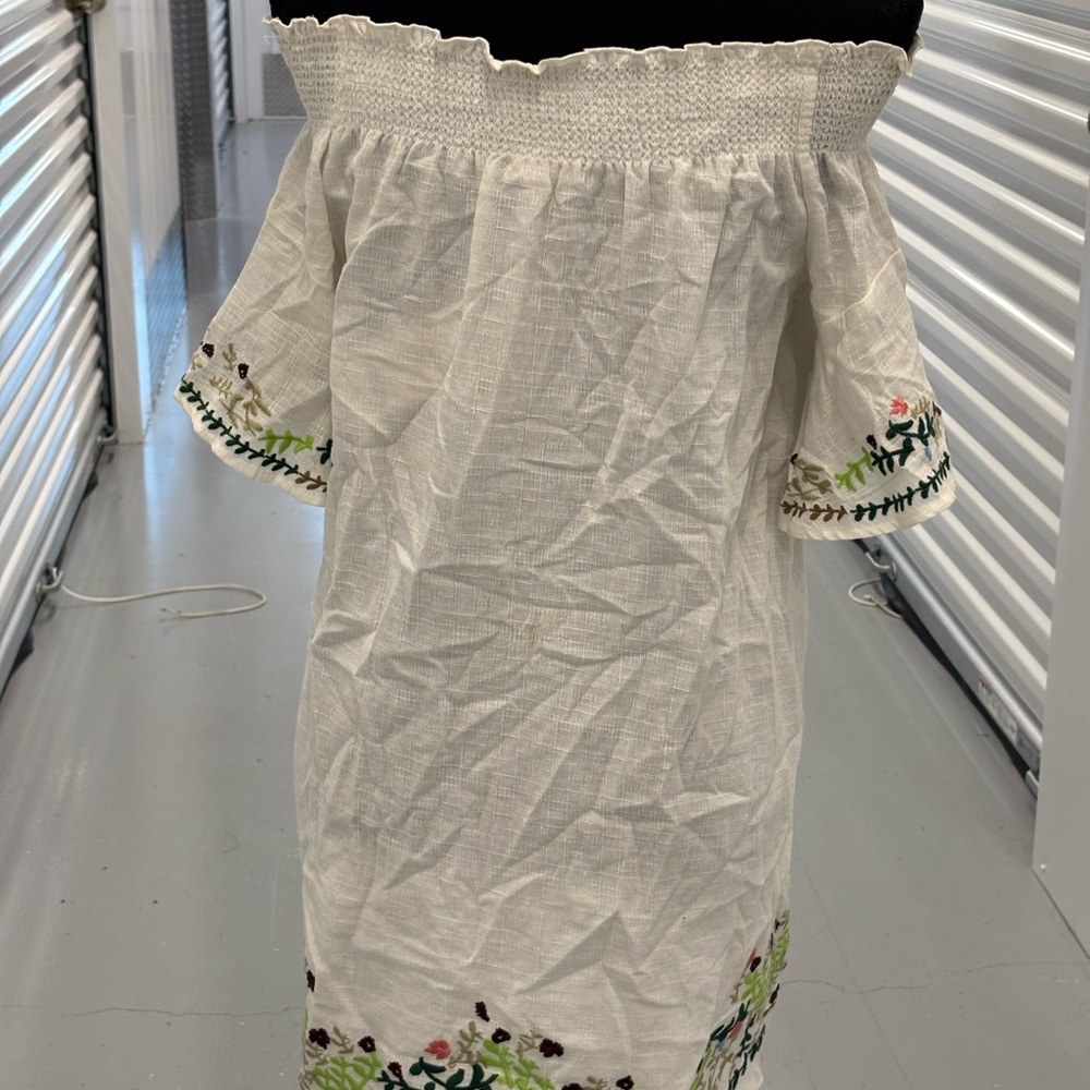 Chelsea & Violet Embroidered Off-Shoulder White Dress - Picture 13 of 15